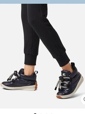 SOREL Out 'N About Puffy‎ Lace Boot Black Women's size 7 Hip Chic